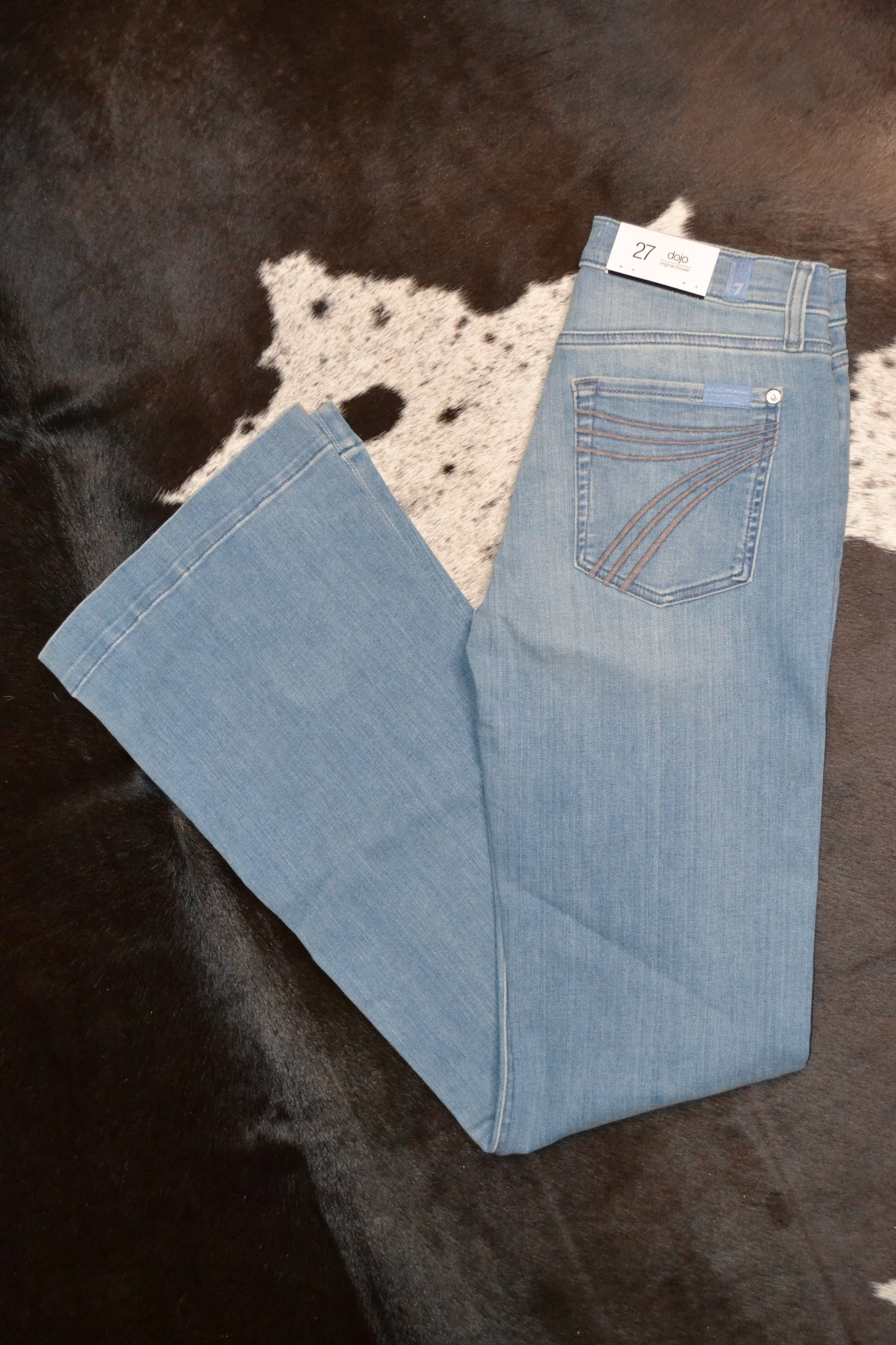 7 For All Mankind Dojos Size 27 with 35 Inseam