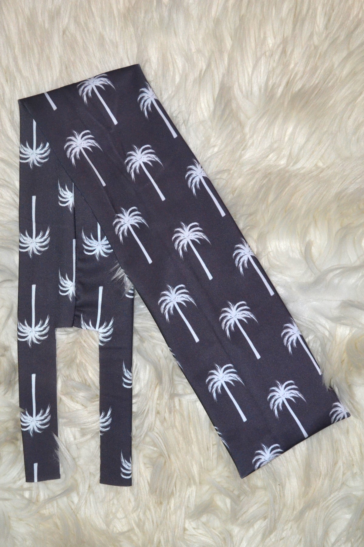 Black White Palm Trees Tail Bag