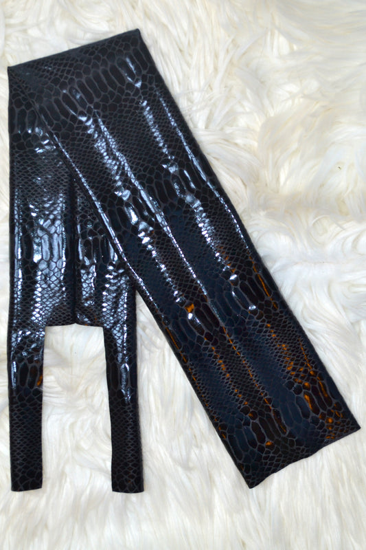 Black Snakeskin Tail Bag Iridescent
