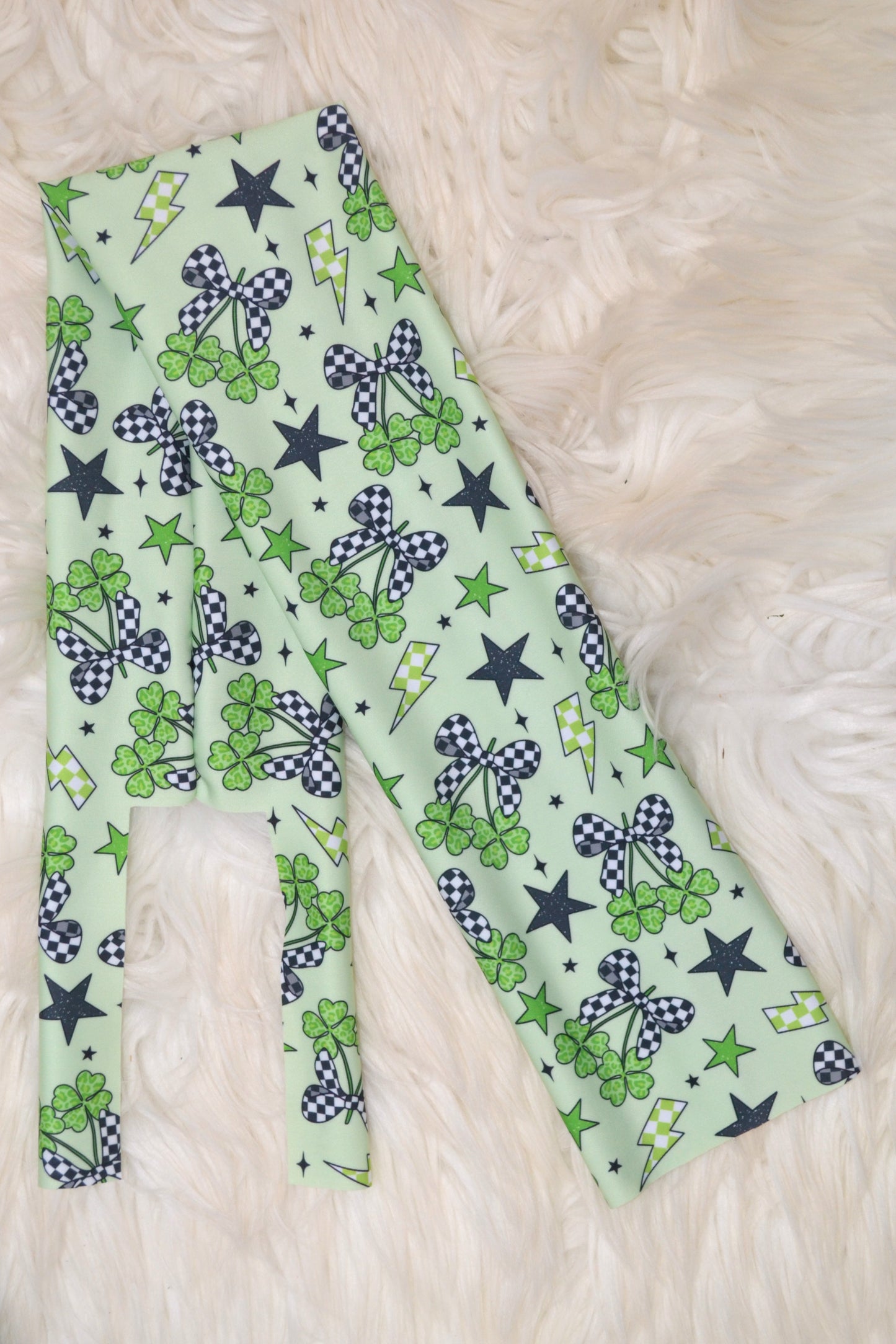 Clover and Bows Tail Bag