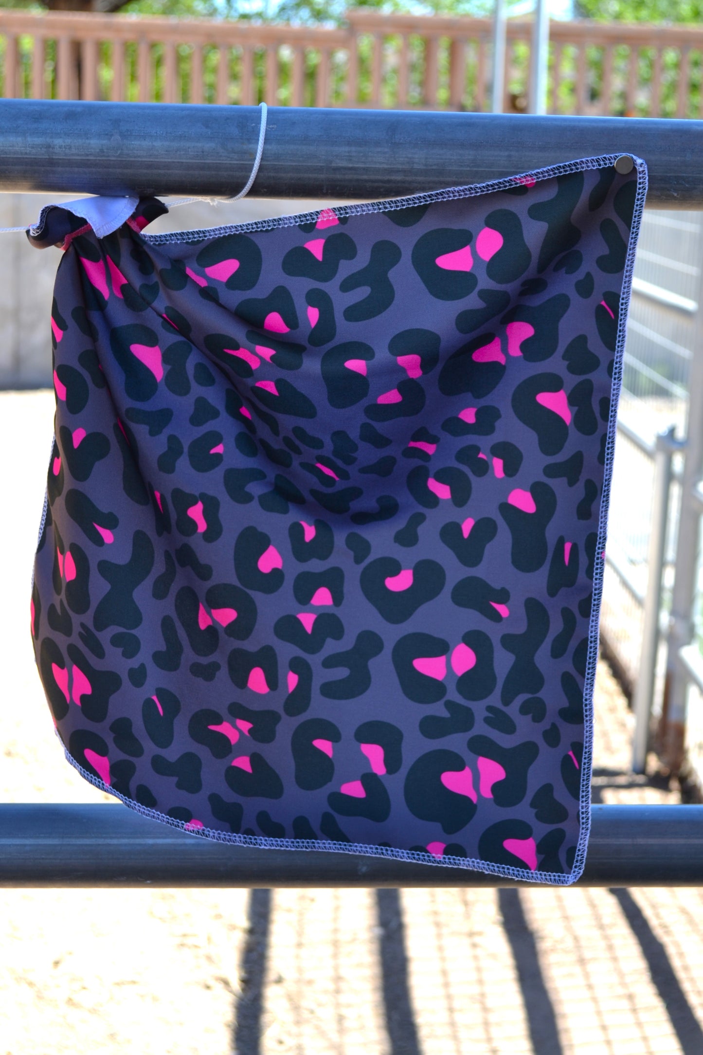 Black Pink Cheetah Breakaway Flag