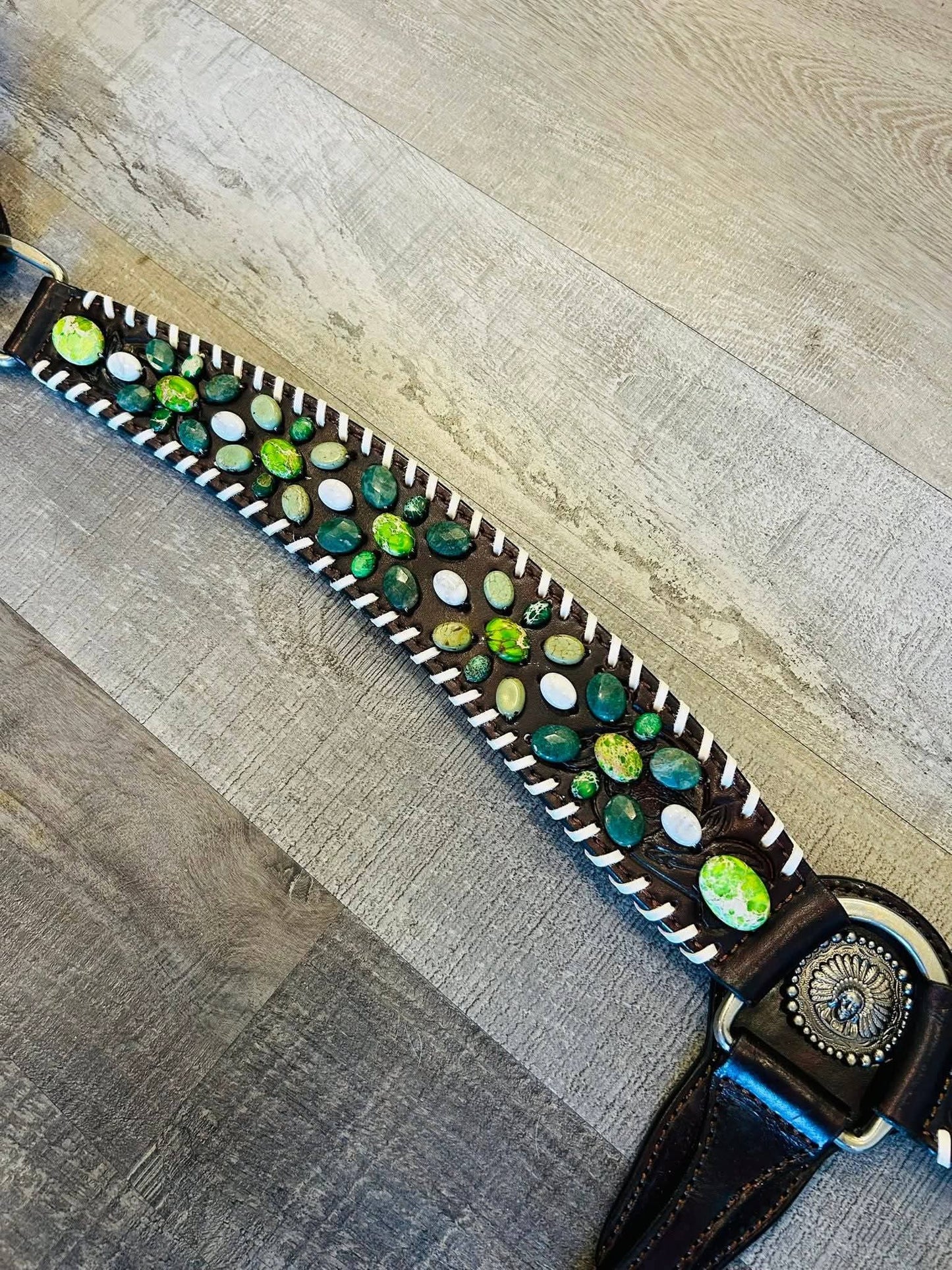 New Alora's Leatherwork Custom Green Stoned Breastcollar
